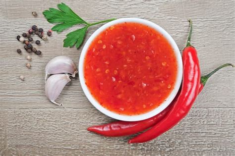 Chili Garlic Sauce Vs Sriracha Difference Between Chili Garlic Sauce