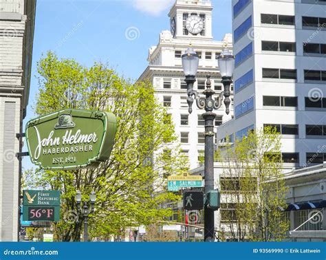 Portland Street View in Downtown - PORTLAND - OREGON - APRIL 16, 2017 ...