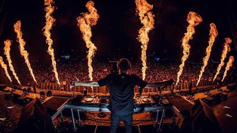 Martin Garrix Desmelena Santiago Y Robbie Williams Encandila Al P Blico