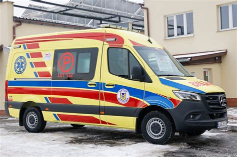 Nowy Ambulans Dla Szpitala W Bychawie Pojazd Kosztowa Ponad Tys