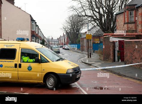 Police Cordon Off Scene Of Shooting Stock Photo Alamy