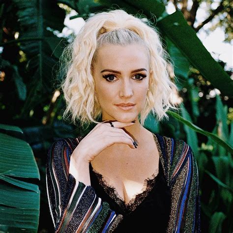 40 Sexy And Hot Ashlee Simpson Photos 12thBlog