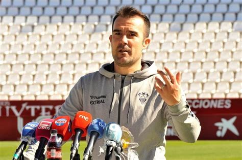 Aritz L Pez Garai Destituido Como Entrenador Del Albacete Estadio