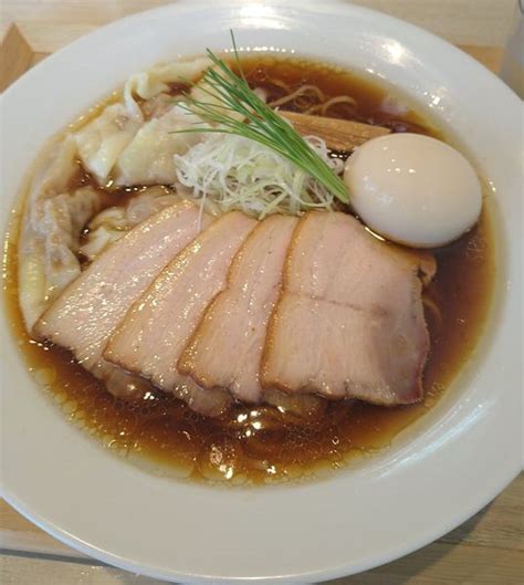 『味玉中華蕎麦（大盛り）ワンタン吊るし焼きバラ』宍道湖しじみ中華蕎麦 琥珀 東京本店のレビュー ラーメンデータベース