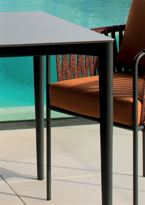 Mesa Nude de Expormim Boceto Muebles e Iluminación en Valencia