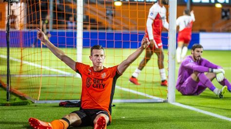 Eerste Zege Volendam Bezorgt Utrecht Laatste Plaats In Eredivisie