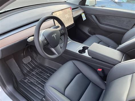 Tesla Model Y With New Center Console Delivered In The United States