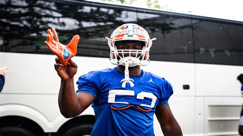 Photovideo Day 1 Of Florida Gators 2022 Spring Camp Sports Illustrated Florida Gators News