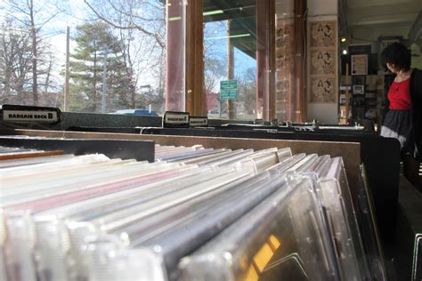 Best Vinyl Record Stores in St. Louis