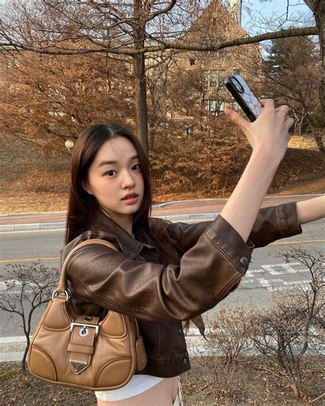 Pin oleh xiîná di park jiwon Orang cantik Wajah Gadis cantik korea