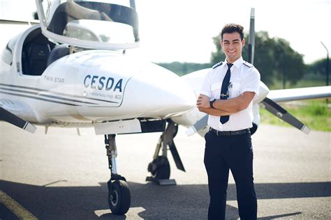 ¿Cómo ser piloto de avión?