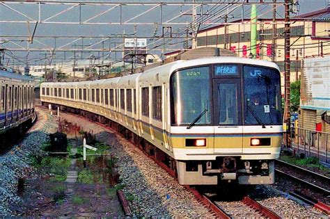 Jr西日本221系電車 新快速電車 クハ221 35 岸辺駅 鉄道フォト・写真 By 丹波篠山さん レイルラボraillab