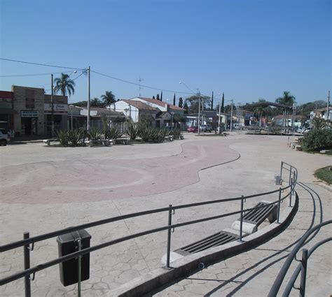 Praça Coronel Almeida - Praça Coronel Almeida em Araçoiaba da Serra: 2 opiniões e 8 fotos