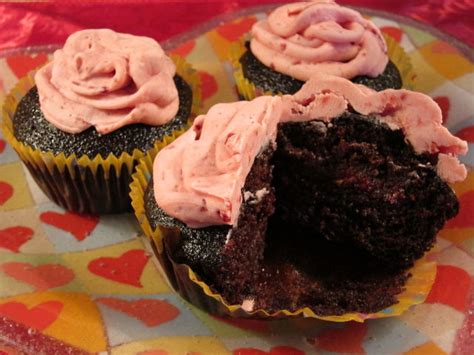 Chocolate Raspberry Filled Cupcakes With Raspberry Butter Cream