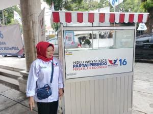 Dapat Gerobak UMKM Pedagang Bakso Di Jaksel Semoga Perindo Berkah Dan