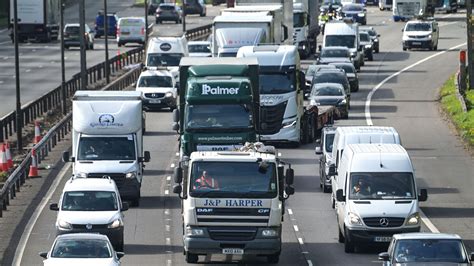 Travel warnings issued for M5 amid Easter weekend rush | News
