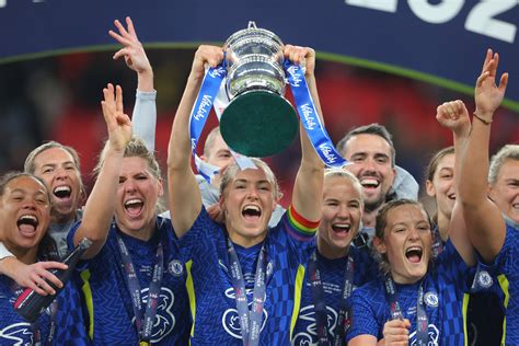 Women S Fa Cup Final 2021 Chelsea And Arsenal Thrill Wembley On Historic Day For Football