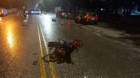 Un Hombre Chocó En Su Moto Cayó Al Asfalto Y Fue Embestido Por Otro