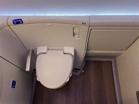 Review: EVA Air Business Class Boeing 787 (TPE-HKG) - One Mile at a Time