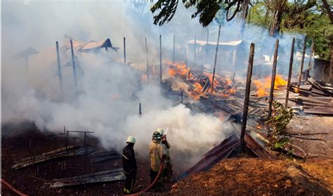 Terrible incendio consume bodega de plásticos en sector Villanueva