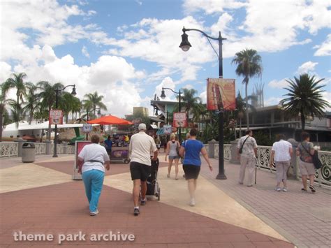 City Walk at Universal City Walk Orlando | Theme Park Archive