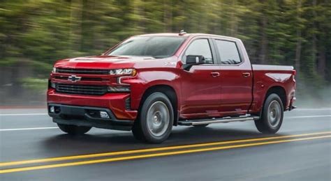 Chevy Silverado 1500 LT Trail Boss & Custom Trail Boss Comparison