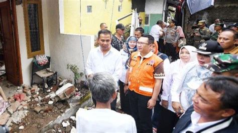 Penjabat Gubernur Jabar Tinjau Rumah Rusak Akibat Gempa Sumedang Juga