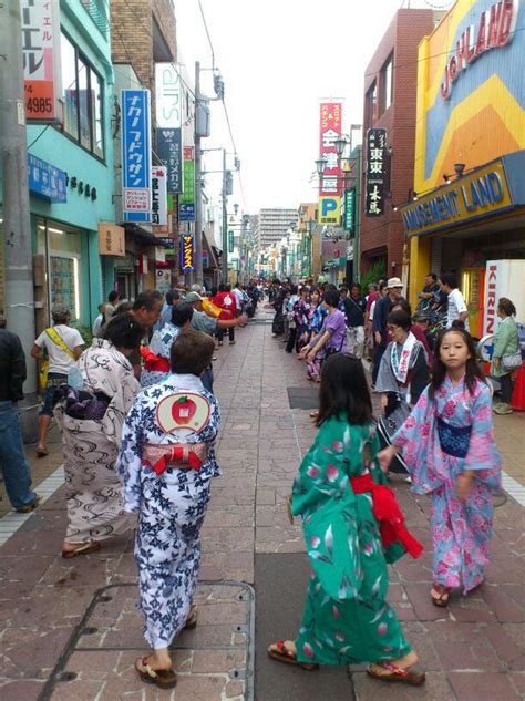 今日は8月30日「習志野大久保商店街の夏まつり」で郡上踊りを楽しく披露しました。 「竹宵の会」 環境にやさしく 人にも優しくなれる「竹灯り」