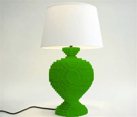 LEGO Desk Lamp To Appreciate Children’s Dreams