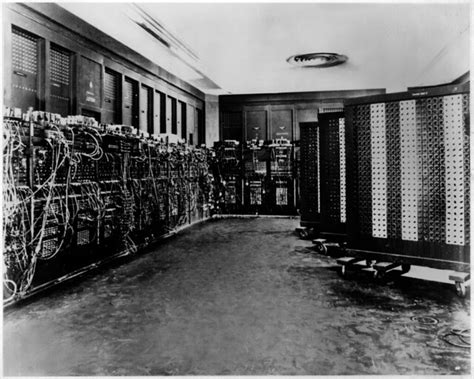 dona havia de ser les noies del eniac