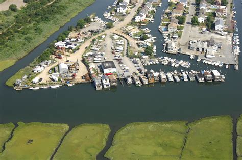 Hidden Harbor Marina West in Seaford, NY, United States - Marina
