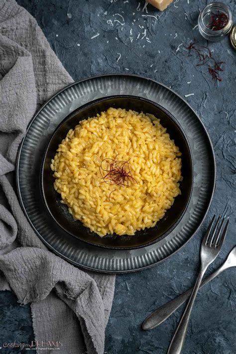 Risotto alla Milanese (Saffron Risotto) - Cooking My Dreams