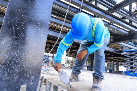 DOM continúa con la construcción del moderno mercado San Miguelito