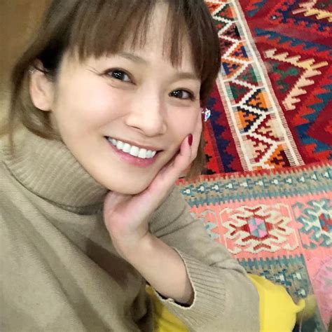 倉本康子さんのインスタグラム写真 倉本康子instagram 「🌟 リビングに新しいラグも加わって カラフルな年の始まり始まり〜♪♪♪ 彩り豊かな年にしよう〜♪♪♪ 新しいラグ