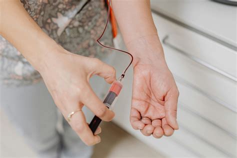 how to not faint during blood draw
