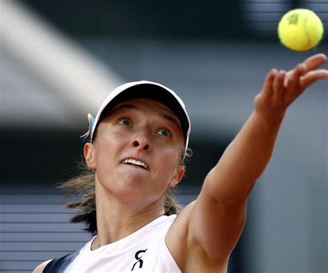 French Open Iga Wi Tek Wygra A Z Claire Liu I Awansowa A Do Trzeciej