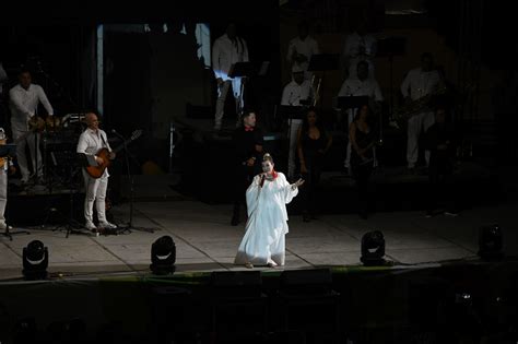 Disfrutan Y Bailan Familias Con Gran Concierto Politik