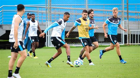 Mercado Da Bola Quem Fica E Quem Sai Do Gr Mio Em