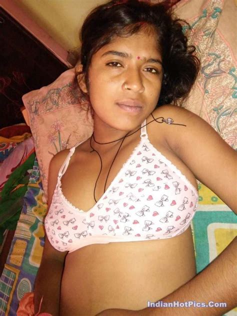 Desi Village Girl Ki Ashleel Nude Chut Ke Photos