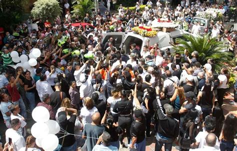 Medellín Le Dijo Adiós Al Maestro Darío Gómez Con Música Lágrimas Y