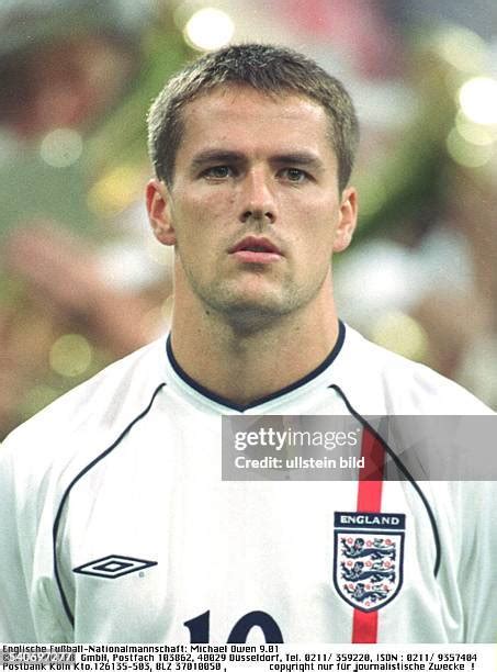 Michael Owen Fußballspieler Photos And Premium High Res Pictures