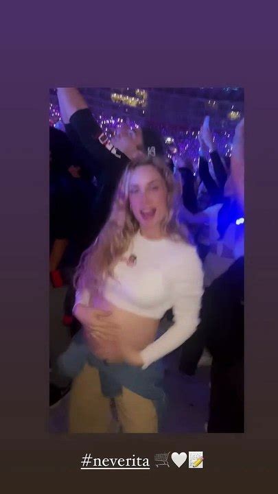 Gato Cuba Ale Venturo Baila Sexy Con Su Pancita De Embarazada Y Se