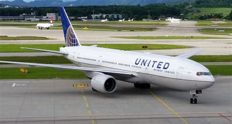 United Airlines Boeing 777-200 Photograph - Etsy