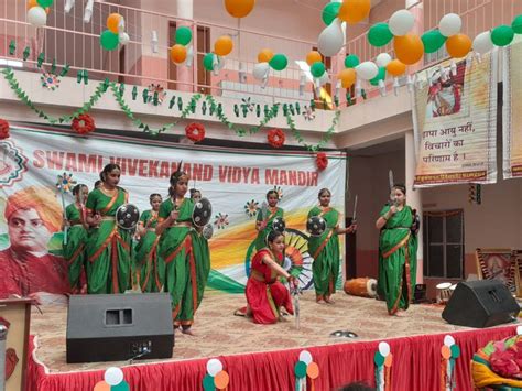 Swami Vivekananda Saluted The Tricolor By March Past In Vidya Mandir