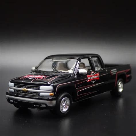 1999 2007 CHEVY CHEVROLET Silverado Camion Avec Attelage 1 64 Miniature