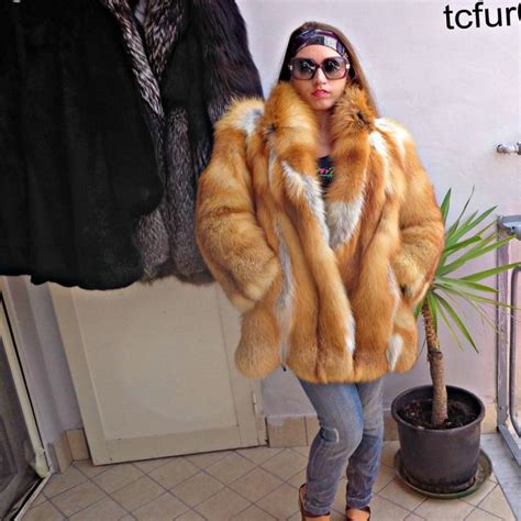 Pin By Fred Johnson On Furs 1 Fox Fur Jacket Fur Clothing Fur Jacket