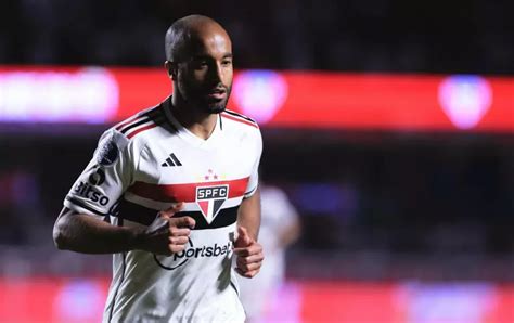 Exames indicam lesão de Lucas Moura Jogador segue como DÚVIDA no SÃO PAULO