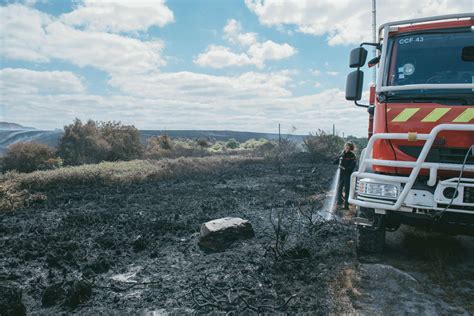 Incendies En Bretagne Plus De 300 Hectares Brûlés Dans Le Finistère