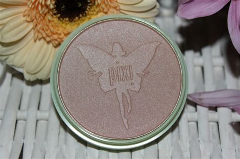 Pixi Beauty Bronzer in Subtly Suntouched Review | The Sunday Girl