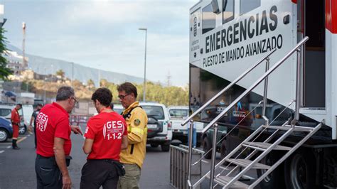 El Incendio De Tenerife Sigue Sin Estar Controlado Pero Deja Una Noche